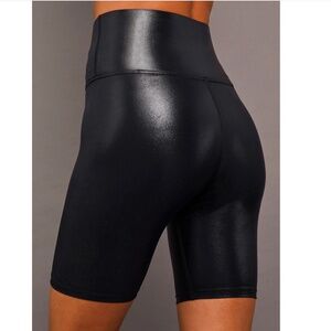 NWT CARBON38 High Rise Biker Short in Takara Shine